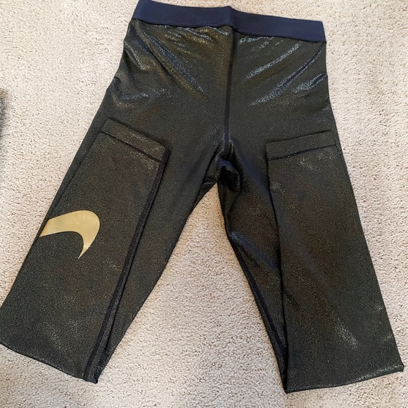 ✨SOLD✨Gold Nike Leggings - Picture 3 of 6